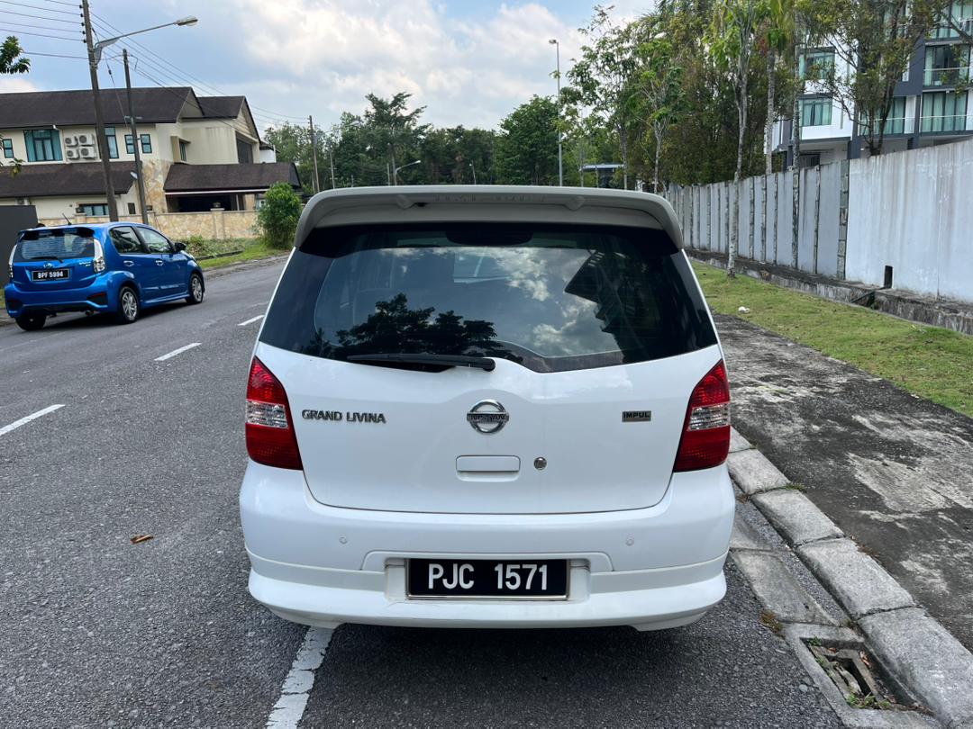 2009 NISSAN GRAND LIVINA — gambar 3
