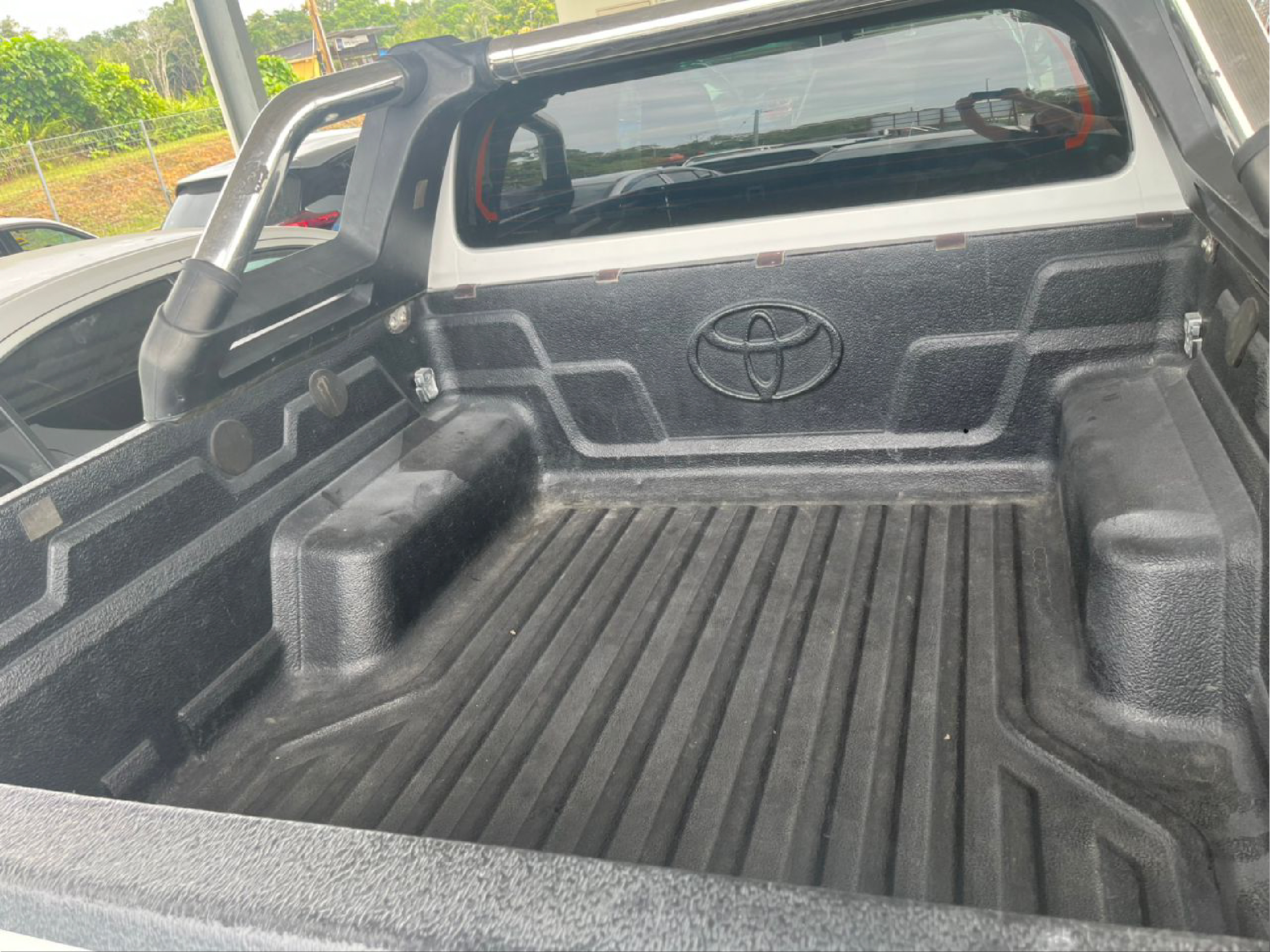 2019 TOYOTA HILUX — gambar 4