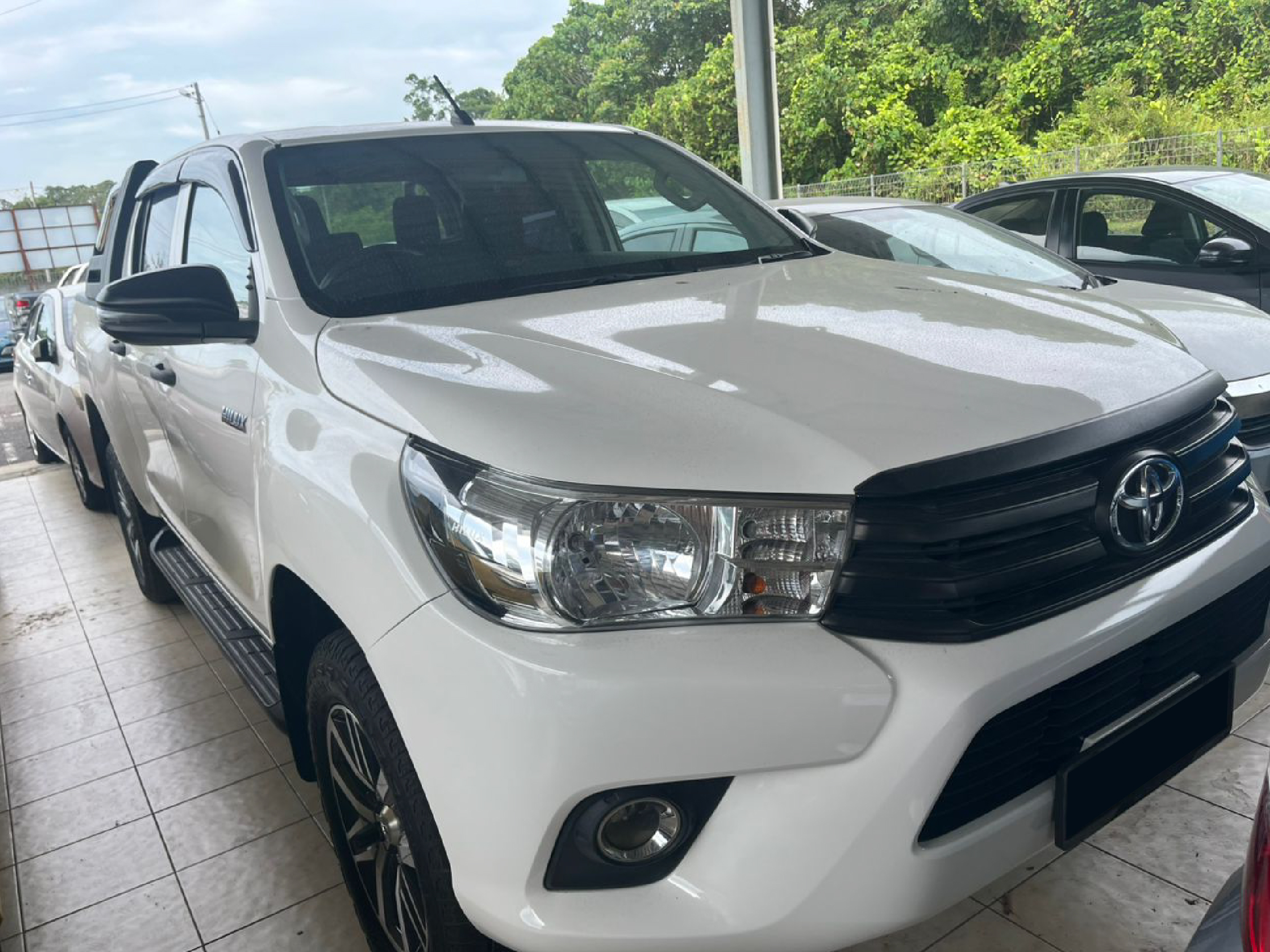 2019 TOYOTA HILUX terpakai untuk dijual di Kuching, Sarawak