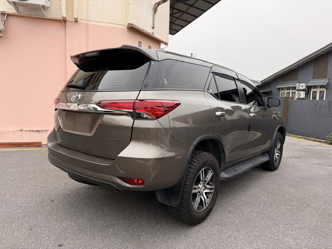 2023 TOYOTA FORTUNER 2.4 4×4 — gambar 4