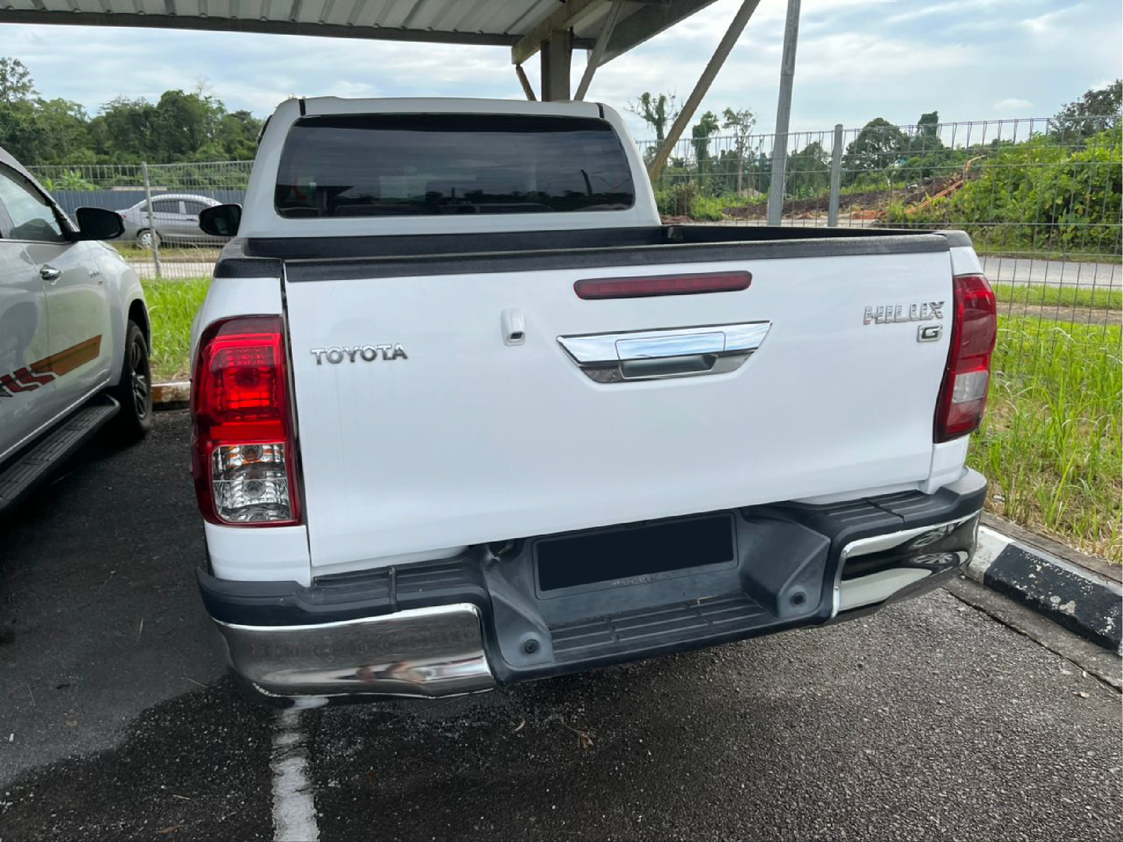 2017 TOYOTA HILUX — gambar 2