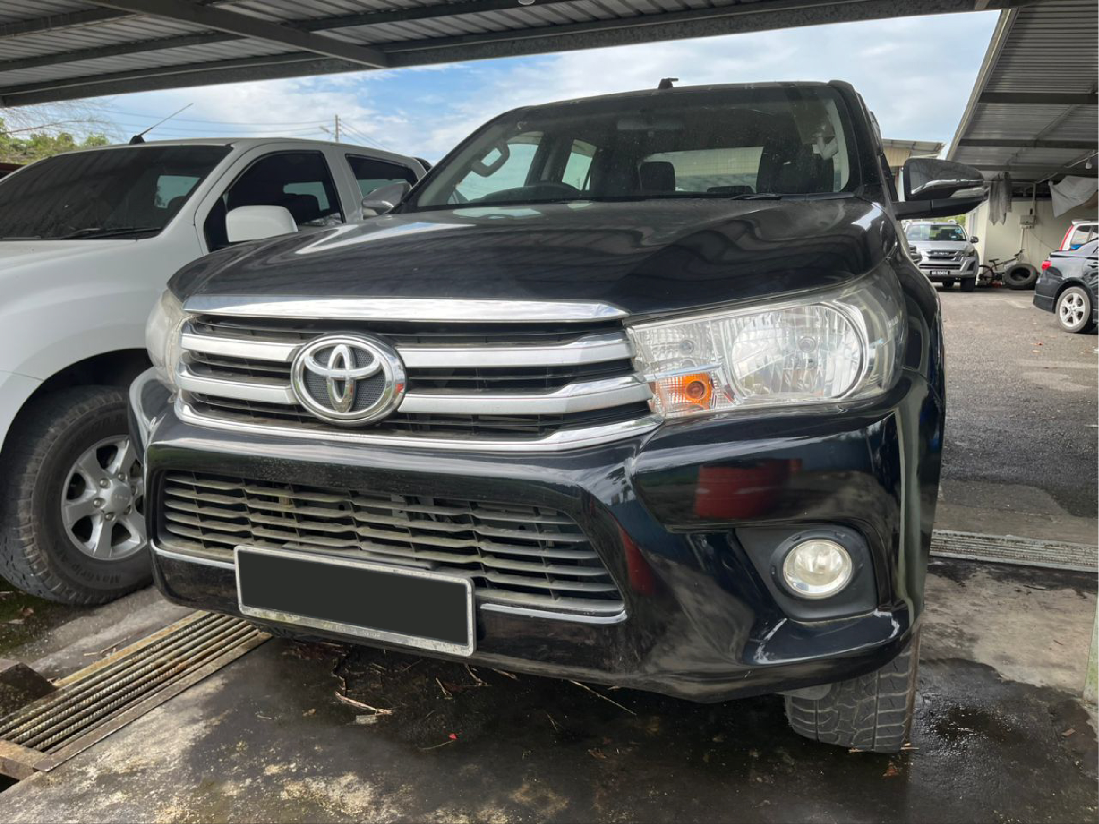 2016 TOYOTA HILUX terpakai untuk dijual di Kuching, Sarawak