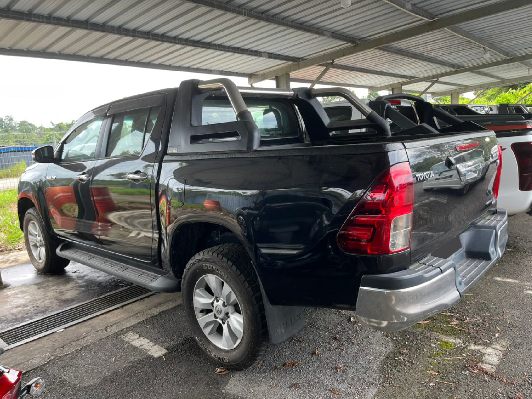 2016 TOYOTA HILUX — gambar 2