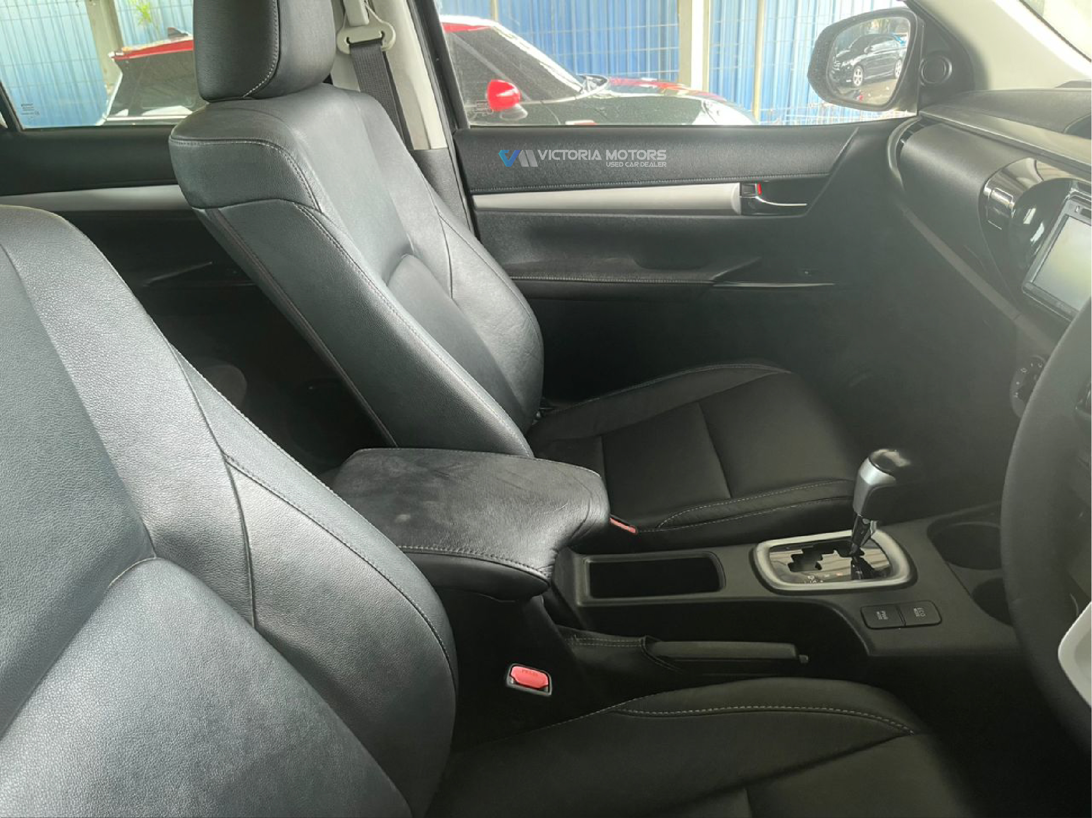 2016 TOYOTA HILUX — gambar 4